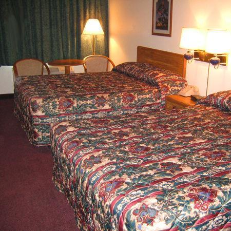 בראבו Thunderbird Motor Inn מראה חיצוני תמונה