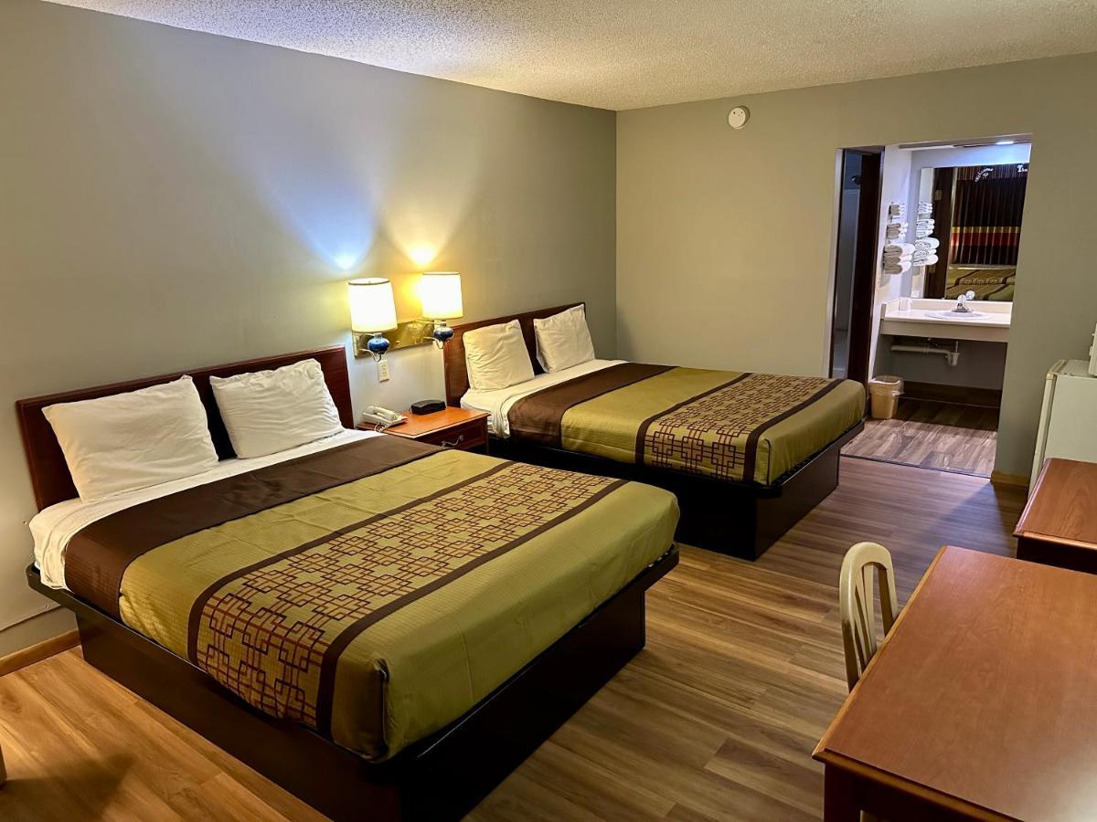 בראבו Thunderbird Motor Inn מראה חיצוני תמונה