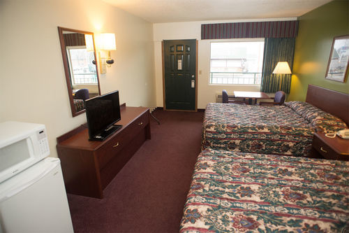 בראבו Thunderbird Motor Inn מראה חיצוני תמונה